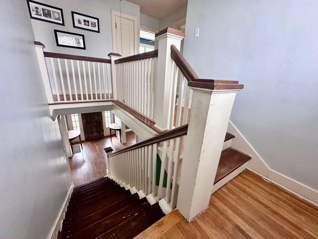 1057 E Stanford Street, Springfield, MO 65807