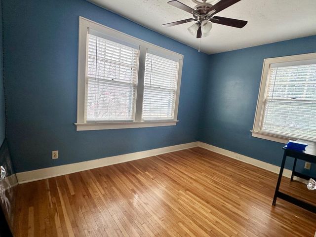 1057 E Stanford Street, Springfield, MO 65807