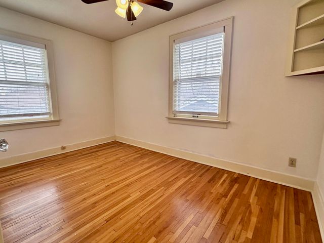 1057 E Stanford Street, Springfield, MO 65807