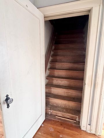 1057 E Stanford Street, Springfield, MO 65807