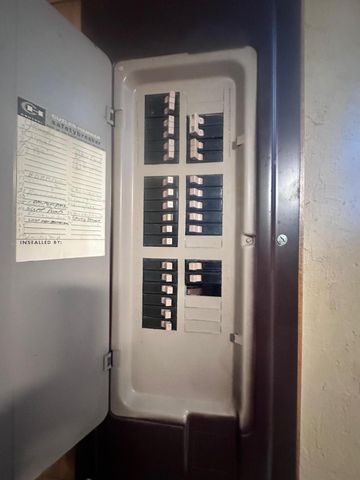 1057 E Stanford Street, Springfield, MO 65807