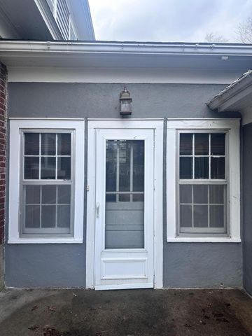 1057 E Stanford Street, Springfield, MO 65807