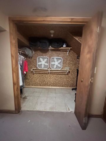 1057 E Stanford Street, Springfield, MO 65807