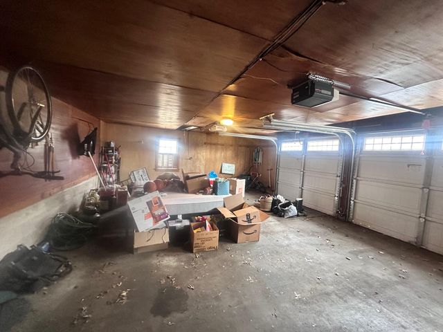 1057 E Stanford Street, Springfield, MO 65807