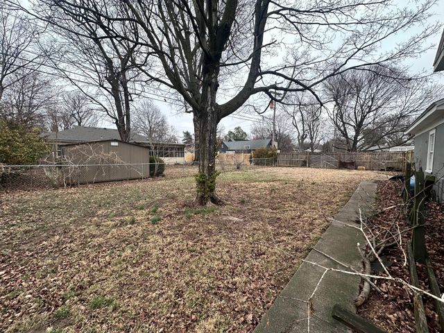 1057 E Stanford Street, Springfield, MO 65807