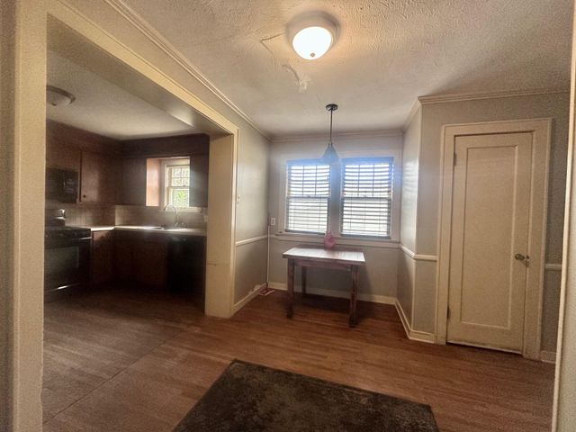 1057 E Stanford Street, Springfield, MO 65807