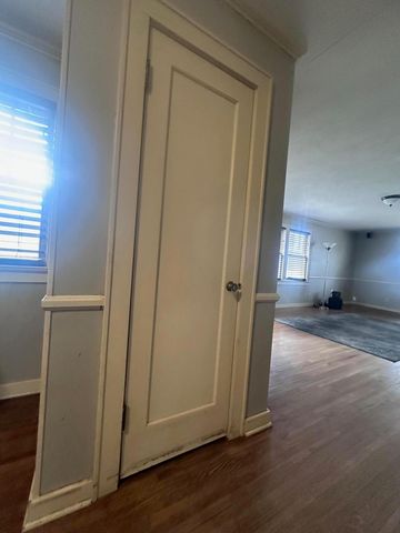 1057 E Stanford Street, Springfield, MO 65807