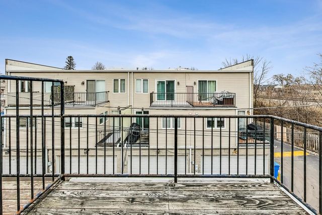 4932 W Lawrence Avenue J, Chicago, IL 60630