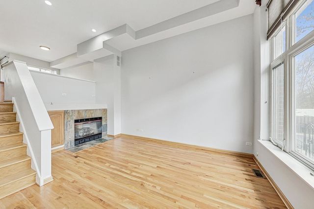 4932 W Lawrence Avenue J, Chicago, IL 60630