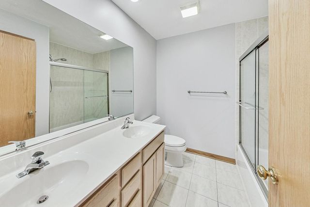 4932 W Lawrence Avenue J, Chicago, IL 60630