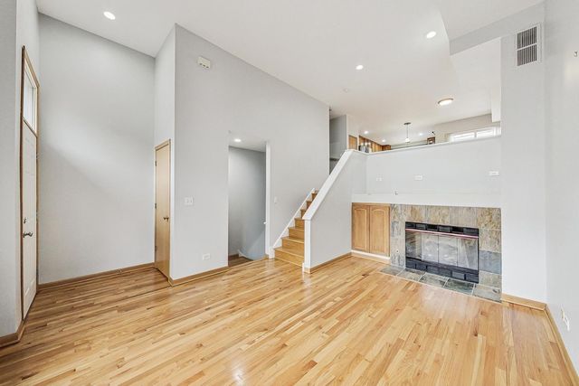 4932 W Lawrence Avenue J, Chicago, IL 60630