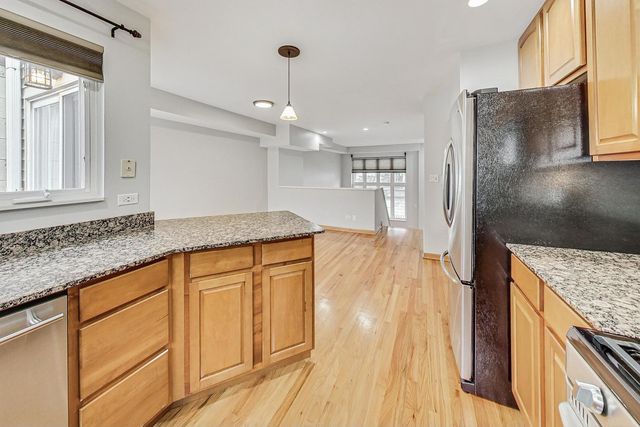 4932 W Lawrence Avenue J, Chicago, IL 60630