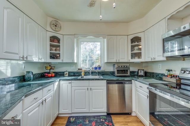 7 CAMBRIDGE CT, Southampton, NJ 08088