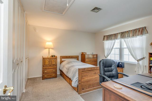 7 CAMBRIDGE CT, Southampton, NJ 08088