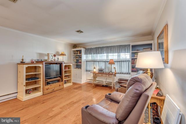 7 CAMBRIDGE CT, Southampton, NJ 08088