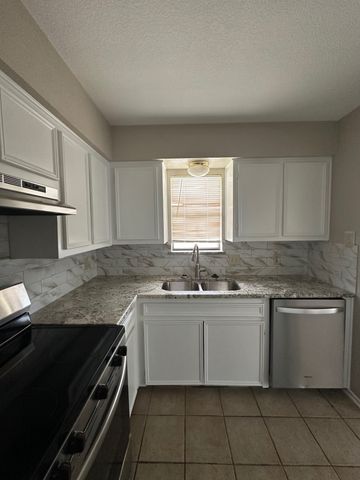 1144 Suburban Street 1146, Cedar Hill, TX 75104