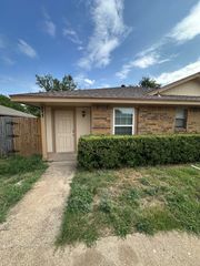 1144 Suburban Street 1146, Cedar Hill, TX 75104