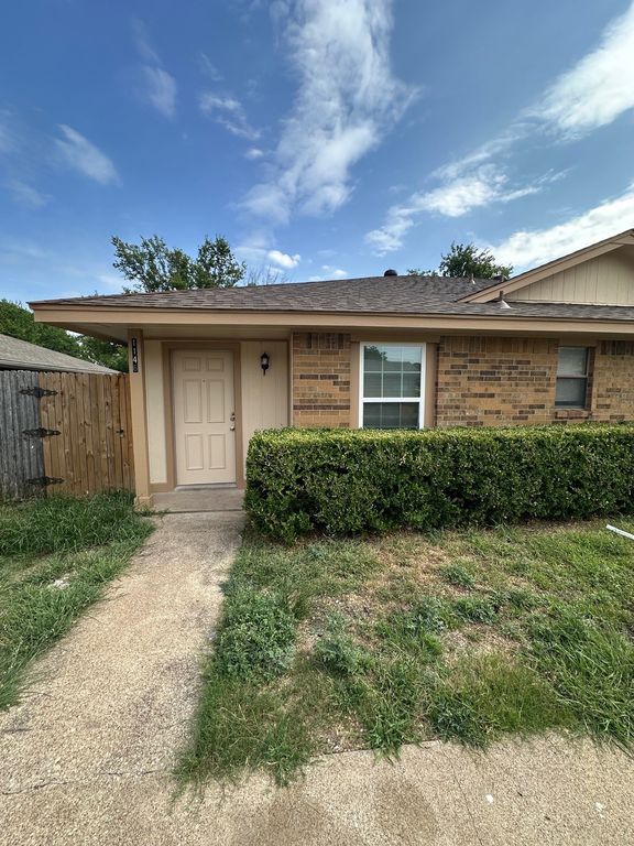 1144 Suburban Street 1146, Cedar Hill, TX 75104