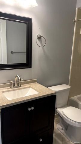25736 Lira Lane, Warren, MI 48089