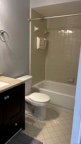 25736 Lira Lane, Warren, MI 48089