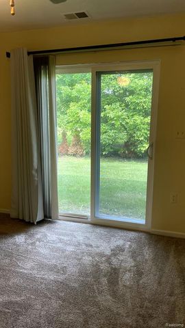 25736 Lira Lane, Warren, MI 48089