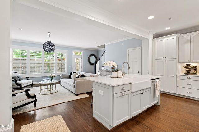 2741 Oberlin Road 101, Raleigh, NC 27608
