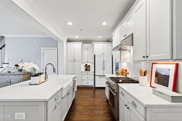 2741 Oberlin Road 101, Raleigh, NC 27608