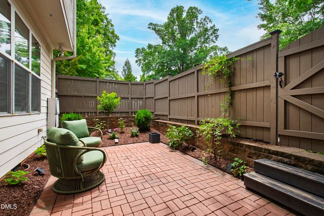 2741 Oberlin Road 101, Raleigh, NC 27608
