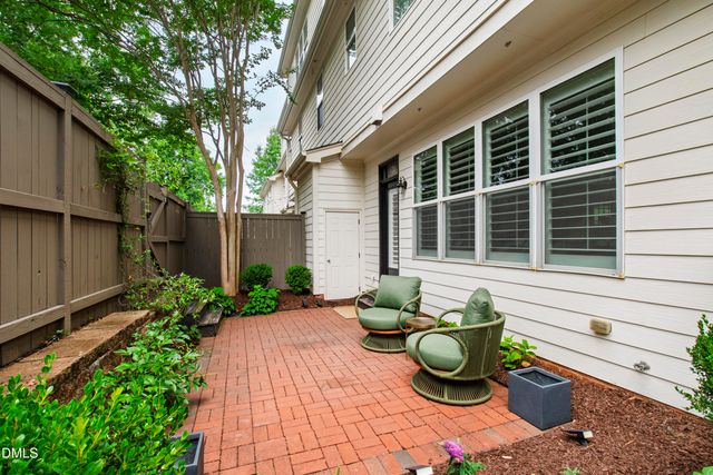 2741 Oberlin Road 101, Raleigh, NC 27608