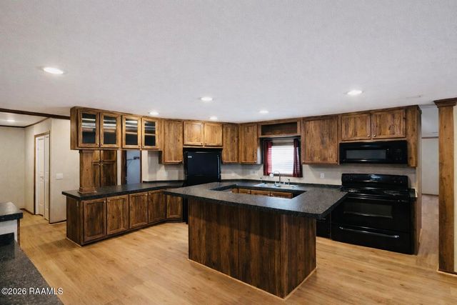 102 Dassas Street, Scott, LA 70583