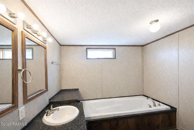 102 Dassas Street, Scott, LA 70583