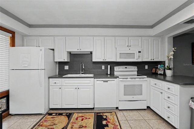 19660 SW 83RD PLACE ROAD C16, Dunnellon, FL 34432