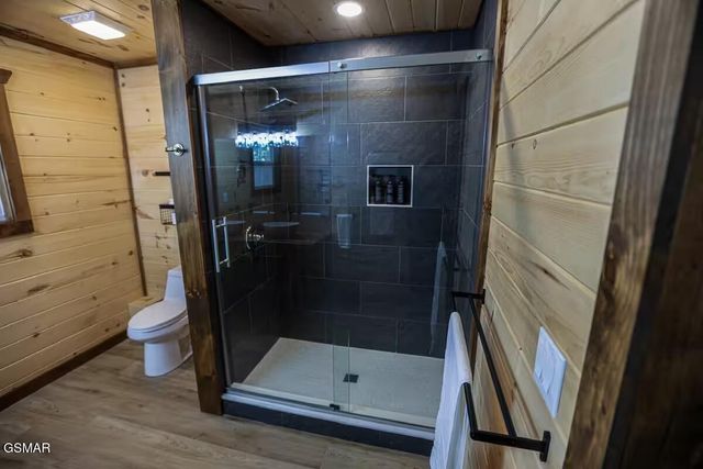 433 Ball Mountain Lane, Gatlinburg, TN 37738