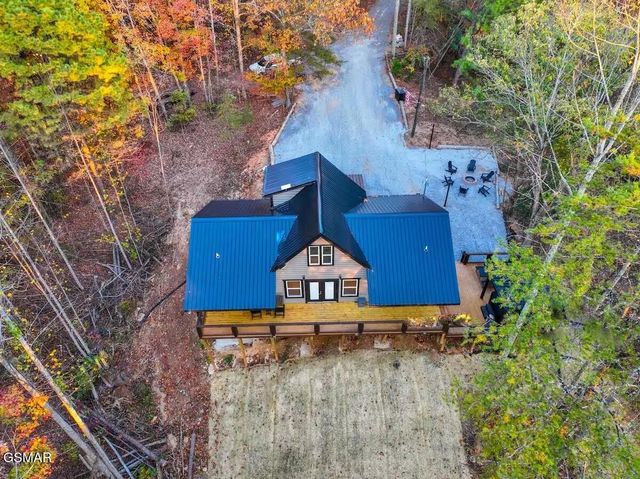 433 Ball Mountain Lane, Gatlinburg, TN 37738
