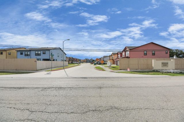 1914 Weeping Oak Drive A, Pasadena, TX 77503