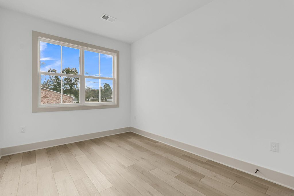 Image 13 of property listing at 4019 Gravely Avenue, North Charleston, SC 29405