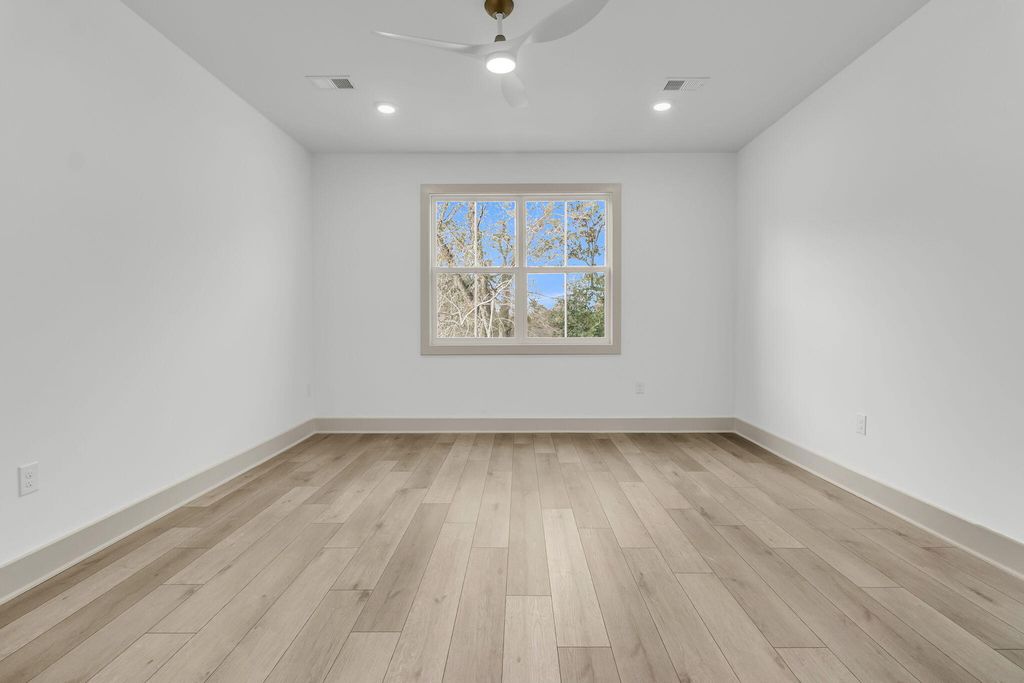 Image 23 of property listing at 4019 Gravely Avenue, North Charleston, SC 29405