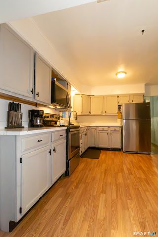23 Great Neck Road, Trumbull, CT 06611