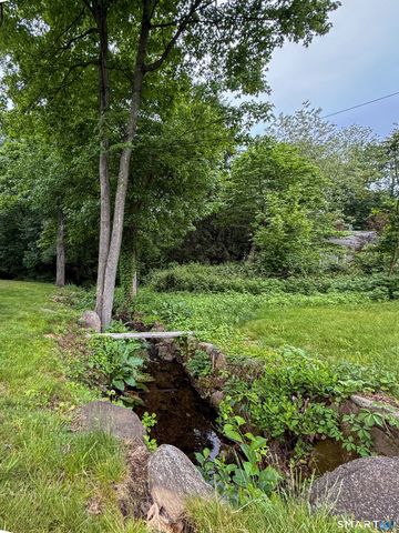 23 Great Neck Road, Trumbull, CT 06611