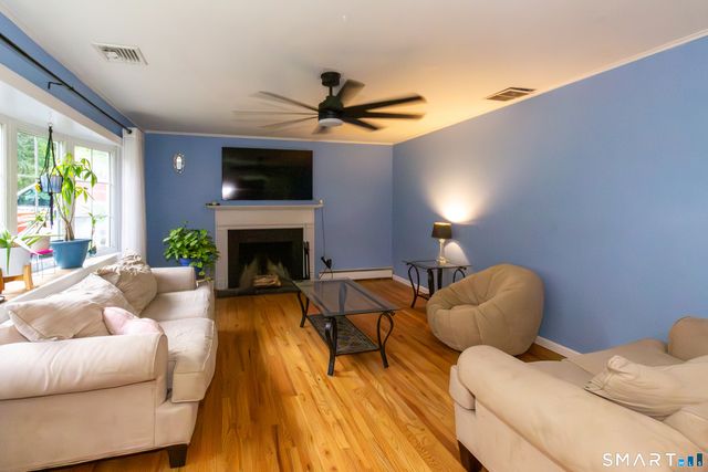 23 Great Neck Road, Trumbull, CT 06611