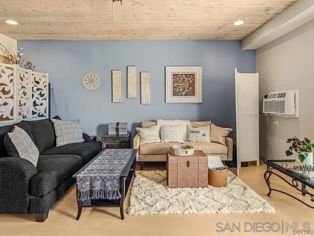 2003 Costa Del Mar Rd 692, Carlsbad, CA 92009