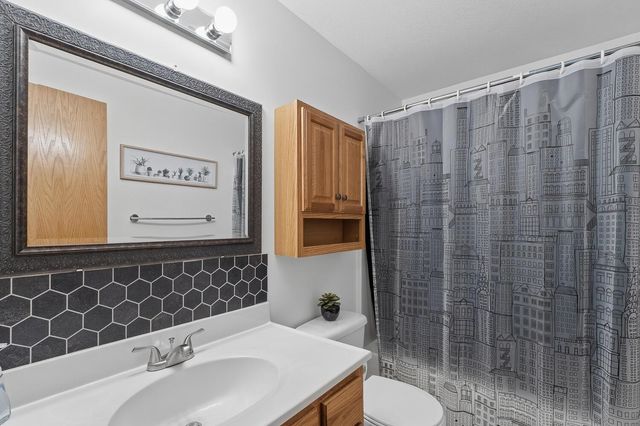 1502 E Summerwood, Goddard, KS 67052