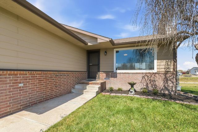 1502 E Summerwood, Goddard, KS 67052