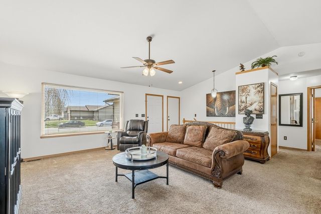 1502 E Summerwood, Goddard, KS 67052