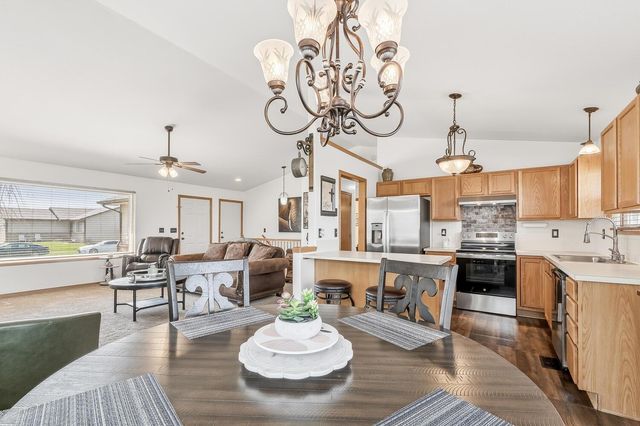 1502 E Summerwood, Goddard, KS 67052