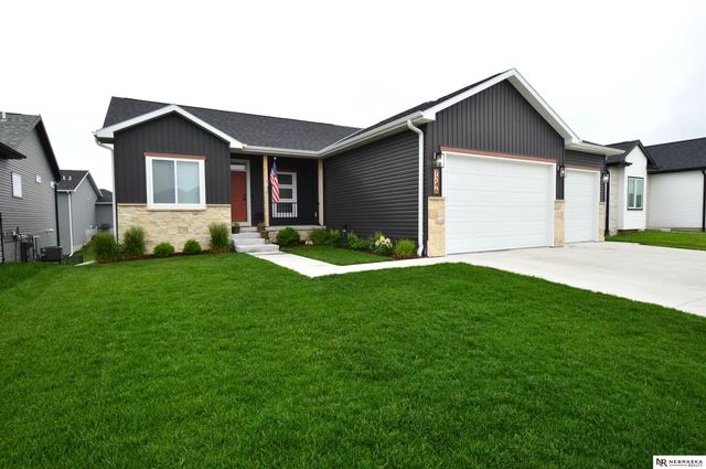 7246 N 49th Street, Lincoln, NE 68514