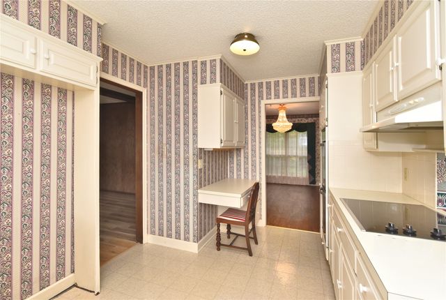 3512 E 70th Place, Tulsa, OK 74136