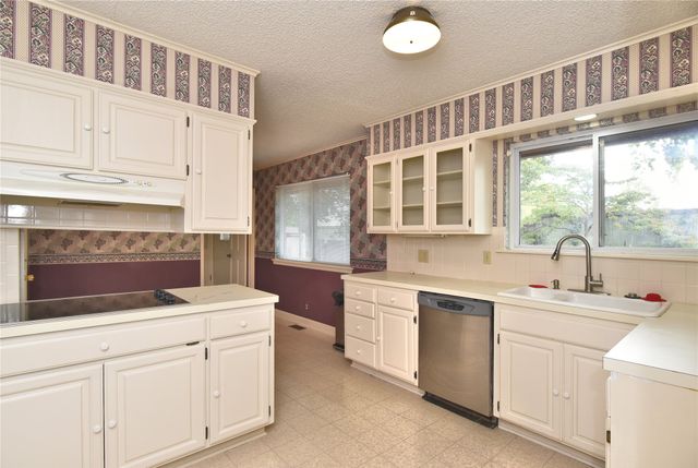 3512 E 70th Place, Tulsa, OK 74136