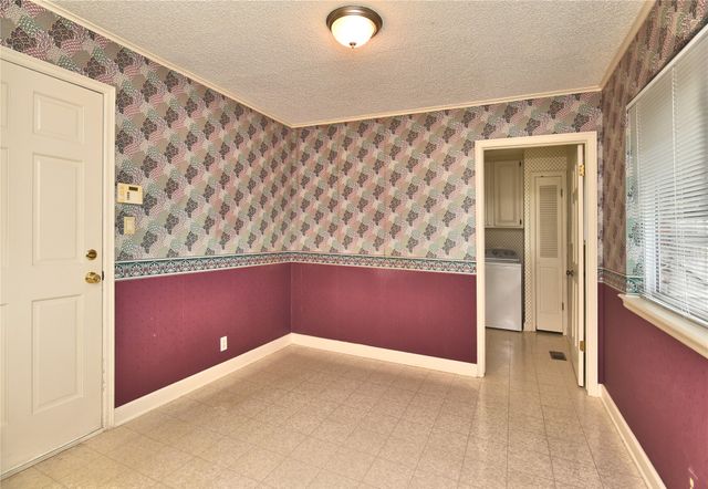 3512 E 70th Place, Tulsa, OK 74136