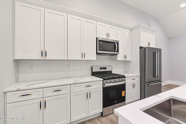 724 Sunset Road, Beachwood, NJ 08722